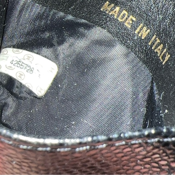 Auth. Chanel Small Wallet - Picture 9 of 12